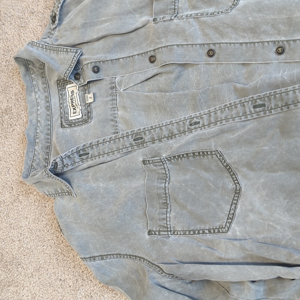 *LAST CHANCE* Express Boyfriend-fit Button Down - Picture 2 of 5